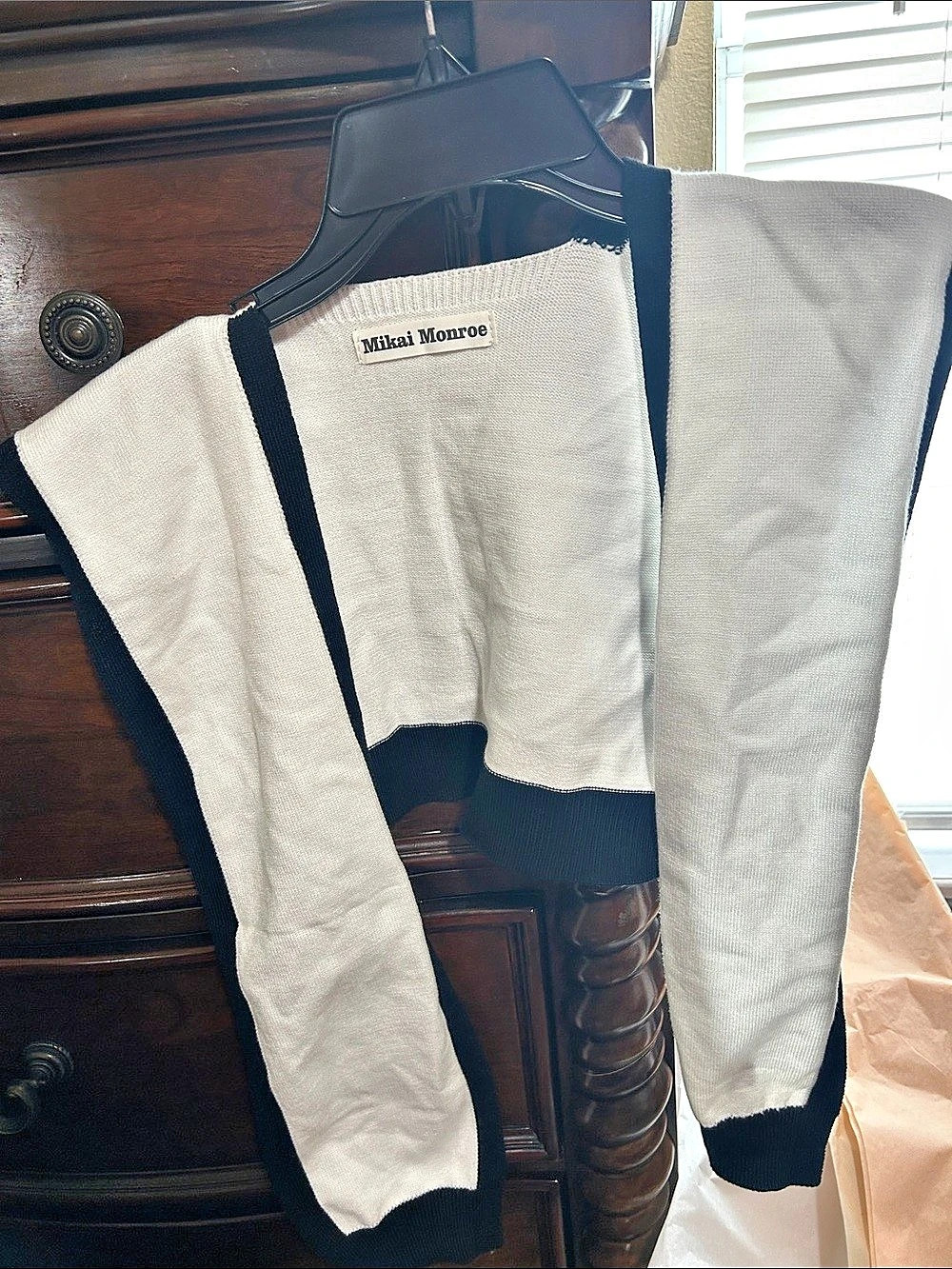 Mikai Monroe Color Block Crew Neck Sweater in Black & White-2 pack